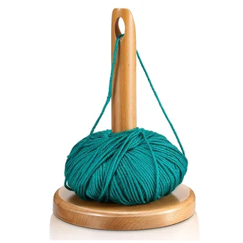 Дървен държач за прежда за плетене на една кука с дупки Аксесоар за плетене и бродерия Подарък инструмент за организиране на прежди за баба