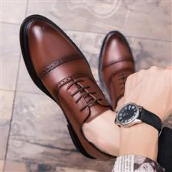 Кожени обувки с остри чорапи, мъжки ежедневни бизнес официалната дрехи от естествена кожа в британския стил, висококачествени мъжки лятна мека дишаща подметка с